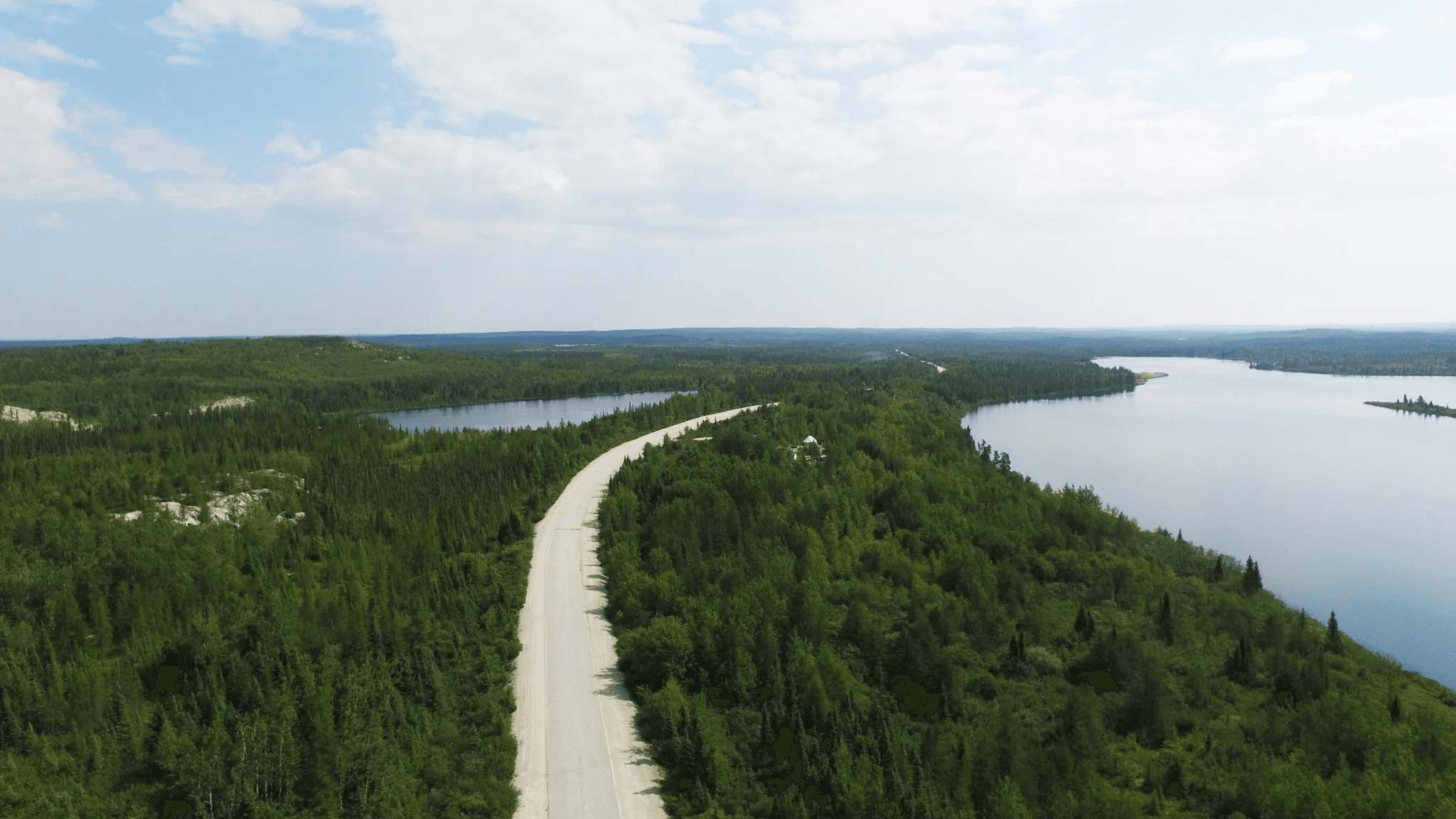 Construction chemins forestiers Baie-James - Conditions extrêmes zones isolées Québec